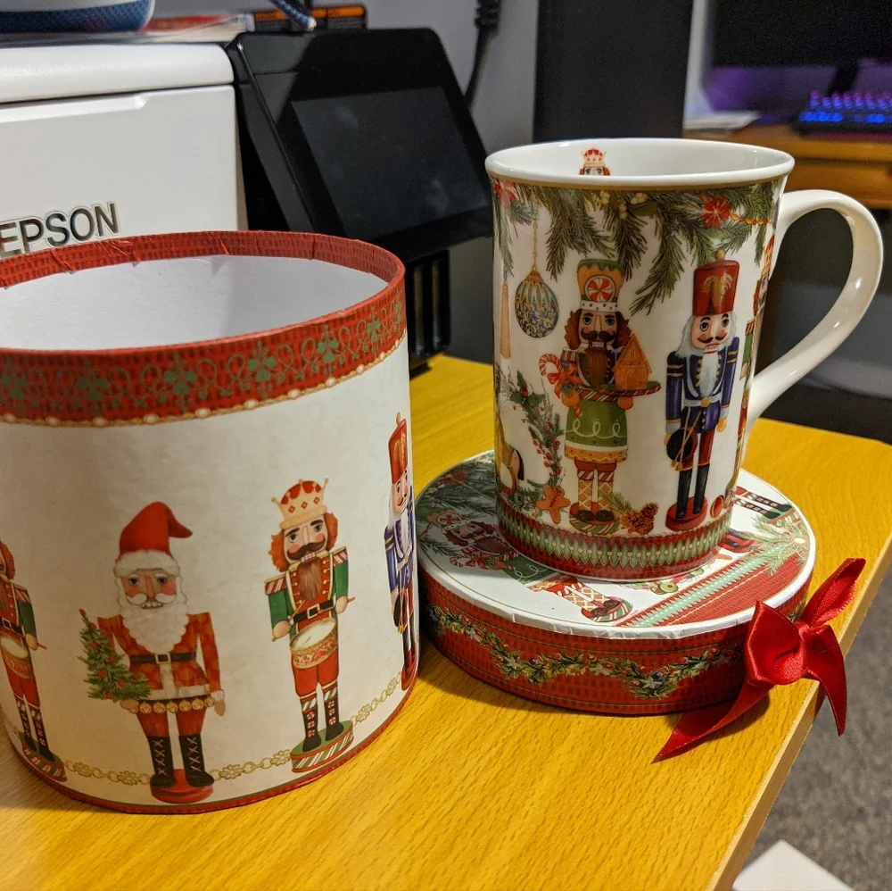 Lot Of 2 - Festive Nutcracker and Gingerbread Mug Set - Picture 2 of 3